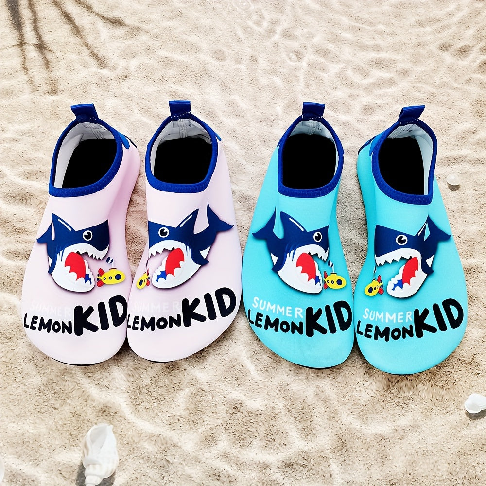 Lightweight slip-on beach aqua socks for girls, quick-drying and non-slip.