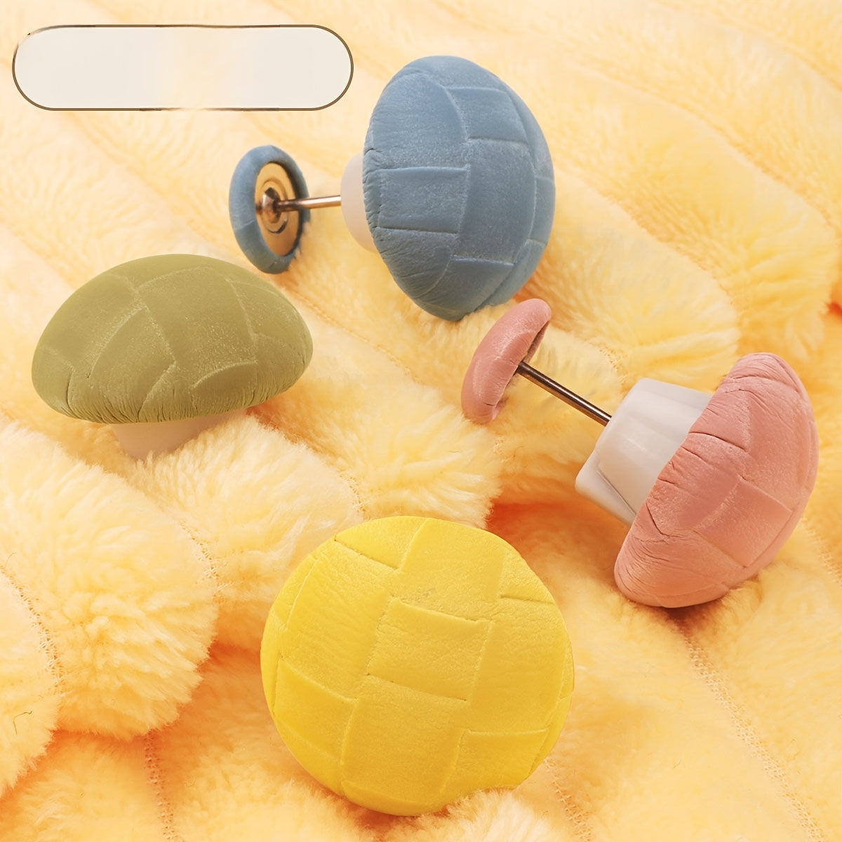 This set includes 8 duvet clip fasteners made of polypropylene, ensuring a secure hold for your comforter. The button locks are safe and durable, supporting up to 4.54KG of bedding inserts. Easy to spot-clean, these clips provide a safe and secure