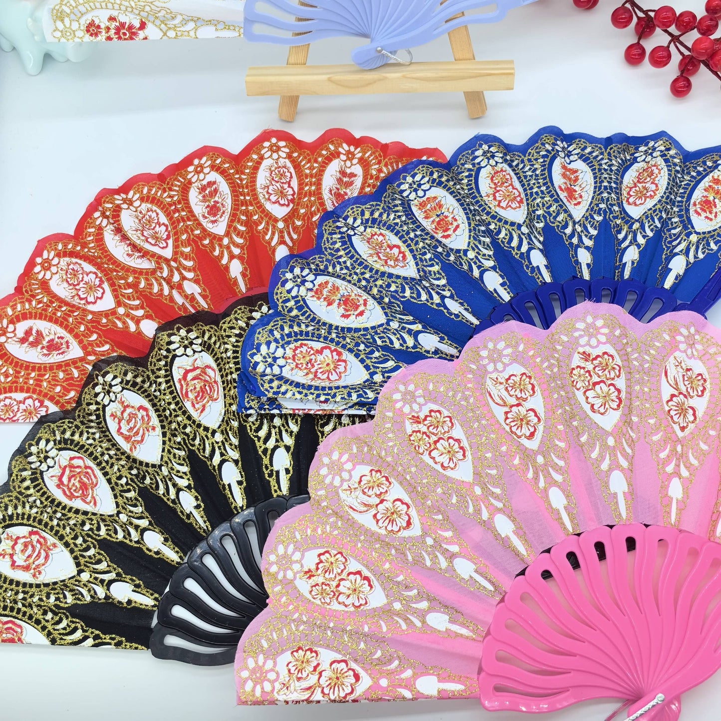 Single Flower Ladies Carved Folding Summer Dance Performance Folding Fans in Classic European Style
(12 pieces, 6 pieces, 3 pieces) perfect for trendy photography props.