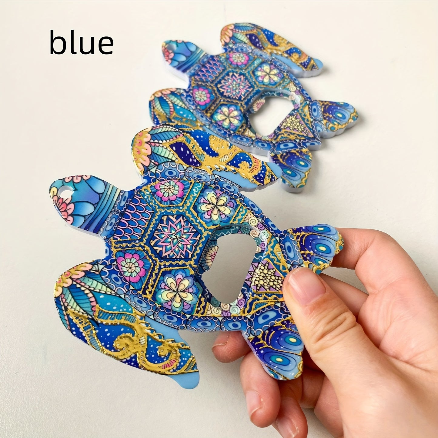 Magnetic tortoise-shaped bottle opener - Ideal gift and fun kitchen accessory for refrigerators.