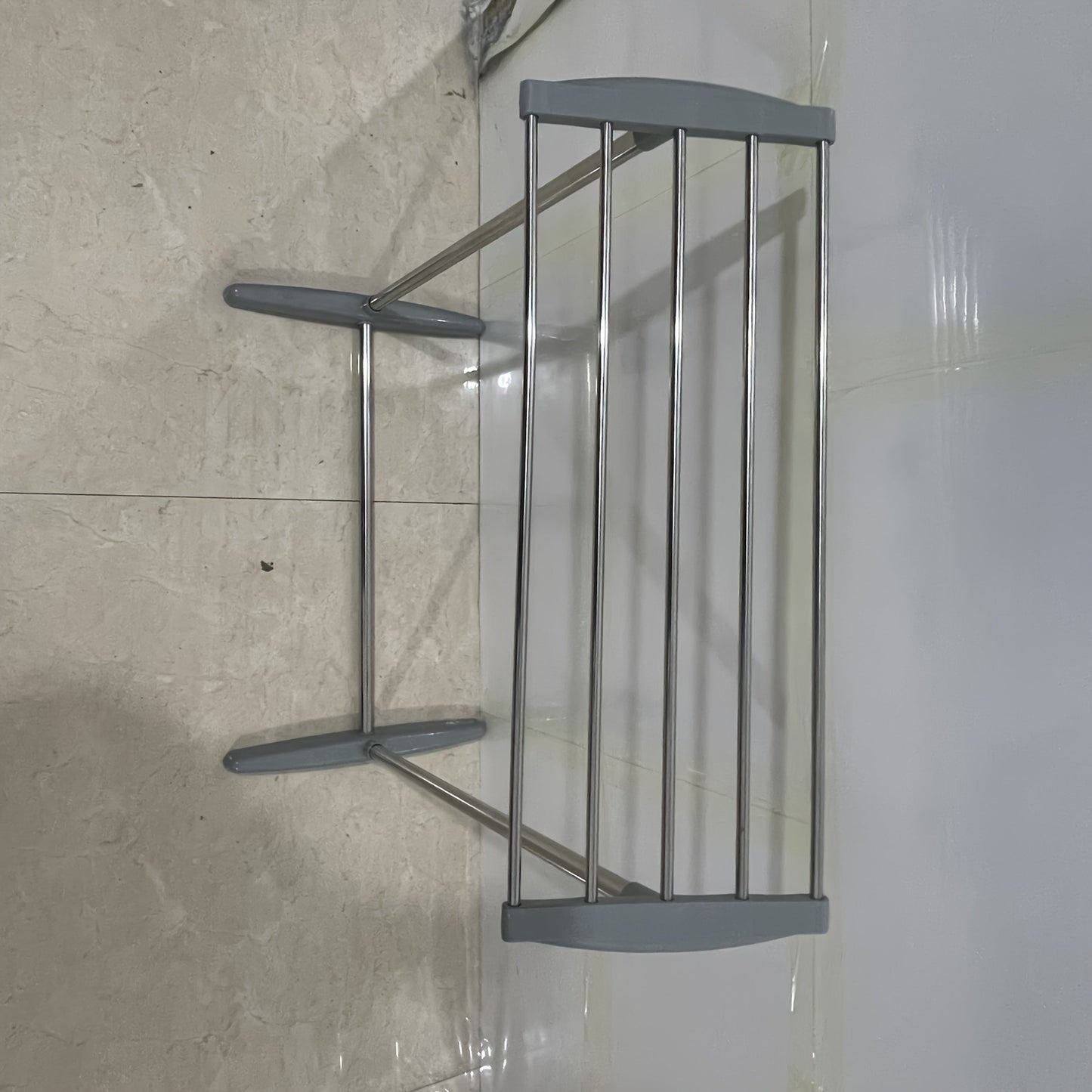 An ideal choice for drying towels, socks, and underwear, this freestanding stainless steel drying rack is versatile and can be used in various settings including homes, balconies, terraces, and living rooms.