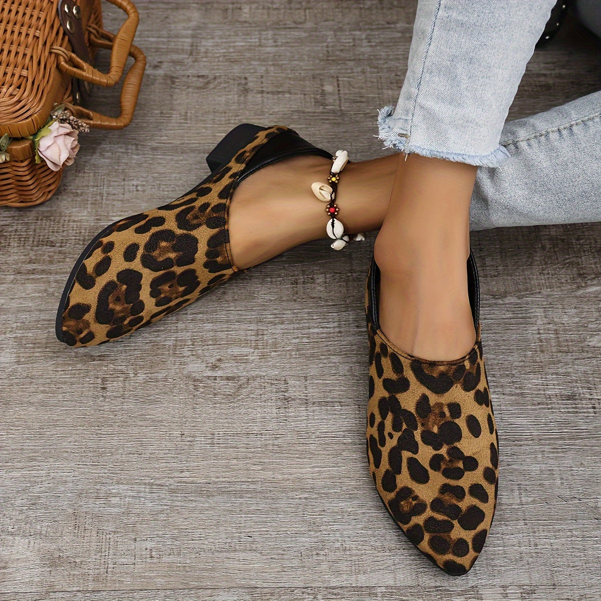 Stylish Leopard Print Women's Flats - Trendy Slip-On Shoes for All Seasons