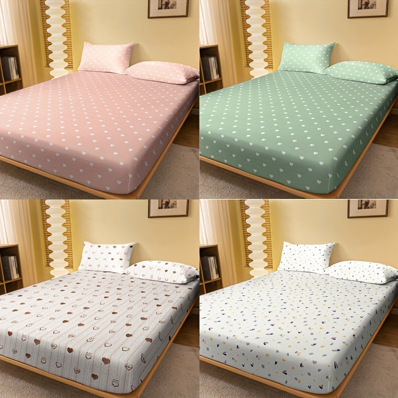 1pc Modern Geometric Heart Pattern Printed Fitted Sheet made of soft brushed polyester. Machine washable with a weight of 80-85gsm and under 29cm height. Pillowcase not included.