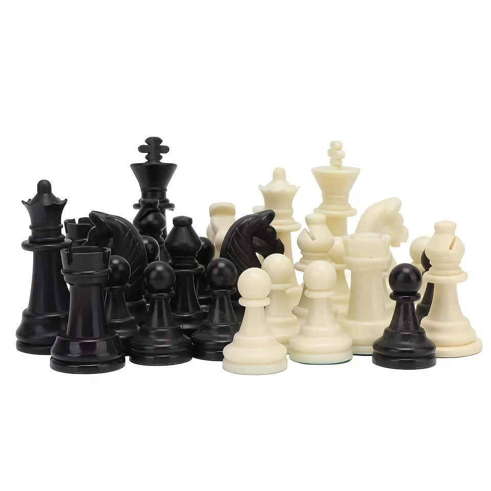 32 plastic chess pieces with black and white king measuring 97mm in height for game entertainment