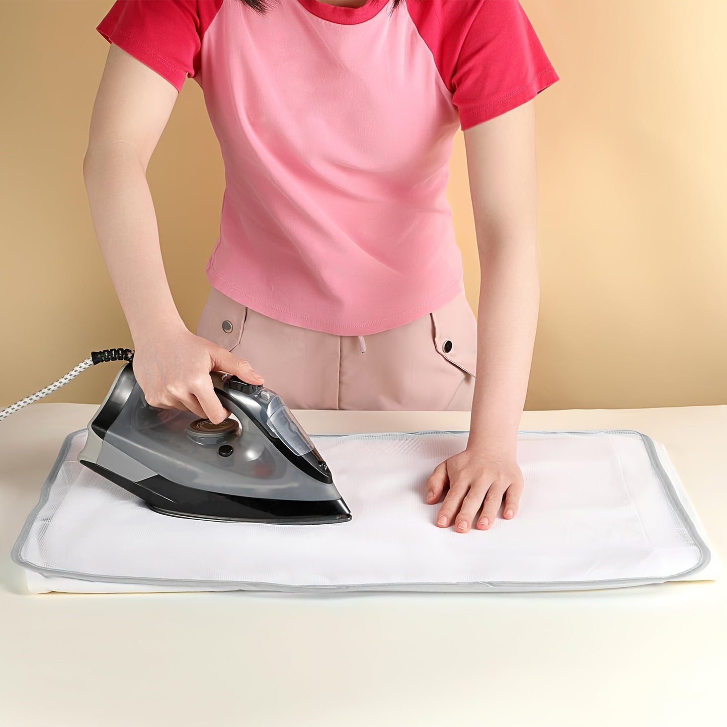 Reusable Ironing Mat Protects Clothes from Scorching, Non-Electric, Easy to Use, Durable for Home Ironing