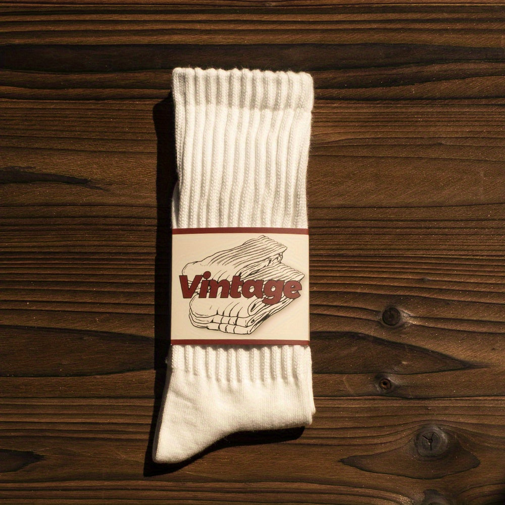 Men's and women's college style retro socks, breathable and thick, suitable for all seasons.