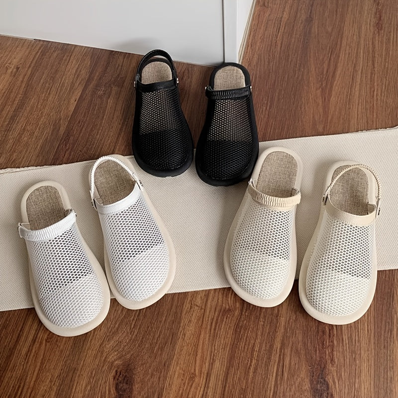 Mesh sandals with bread toe hole and one-foot slipper.