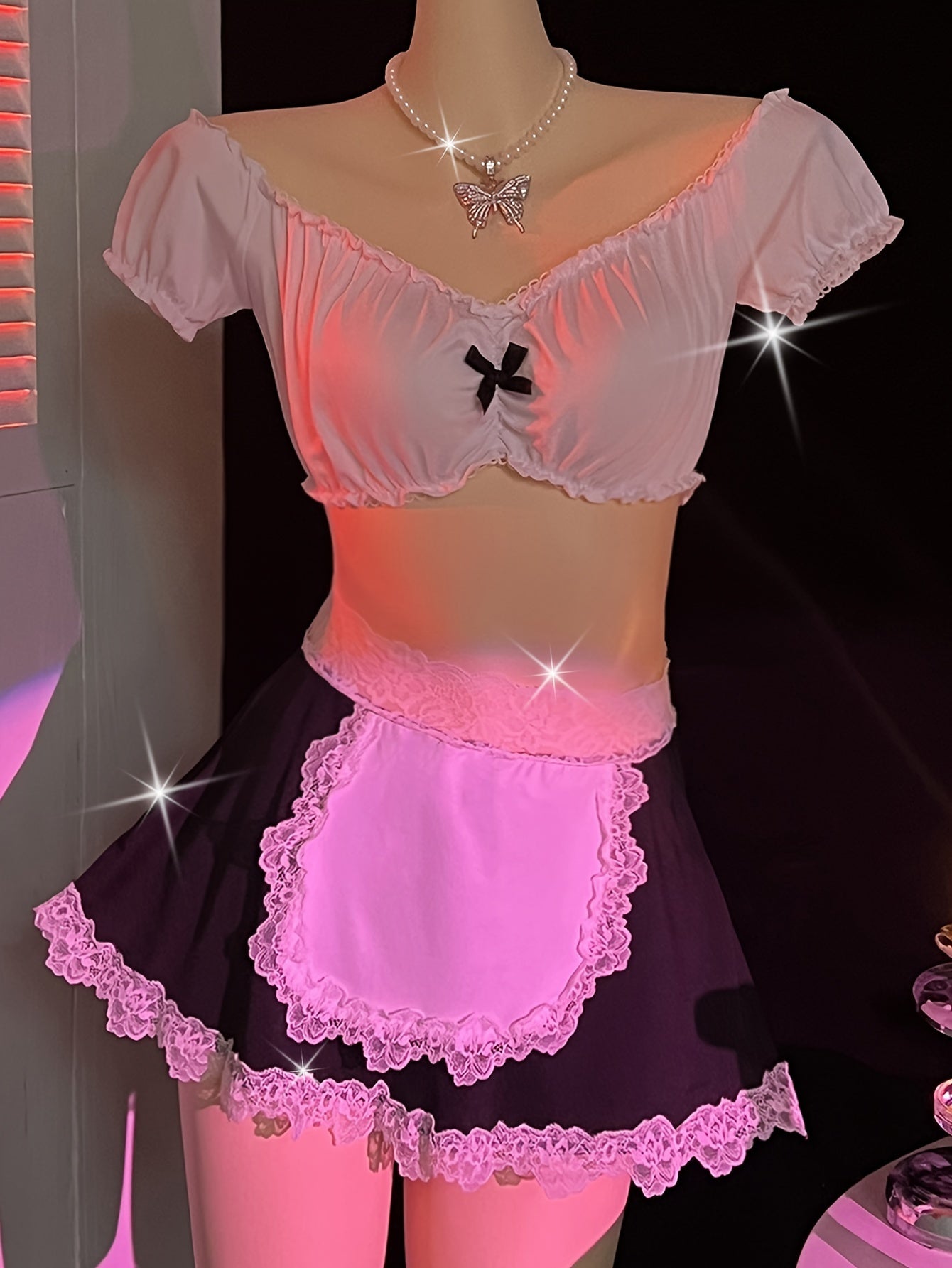 Stylish off-shoulder maid costume with sexy lace detail, made from a blend of polyester and elastane, not see-through - ideal for role play.