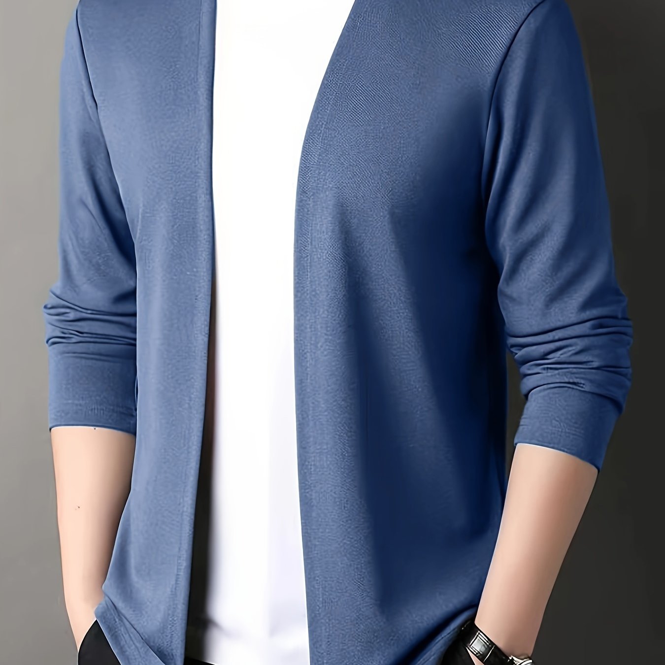 New slim fit cardigan for men, perfect for spring and autumn. Versatile, casual and on-trend.