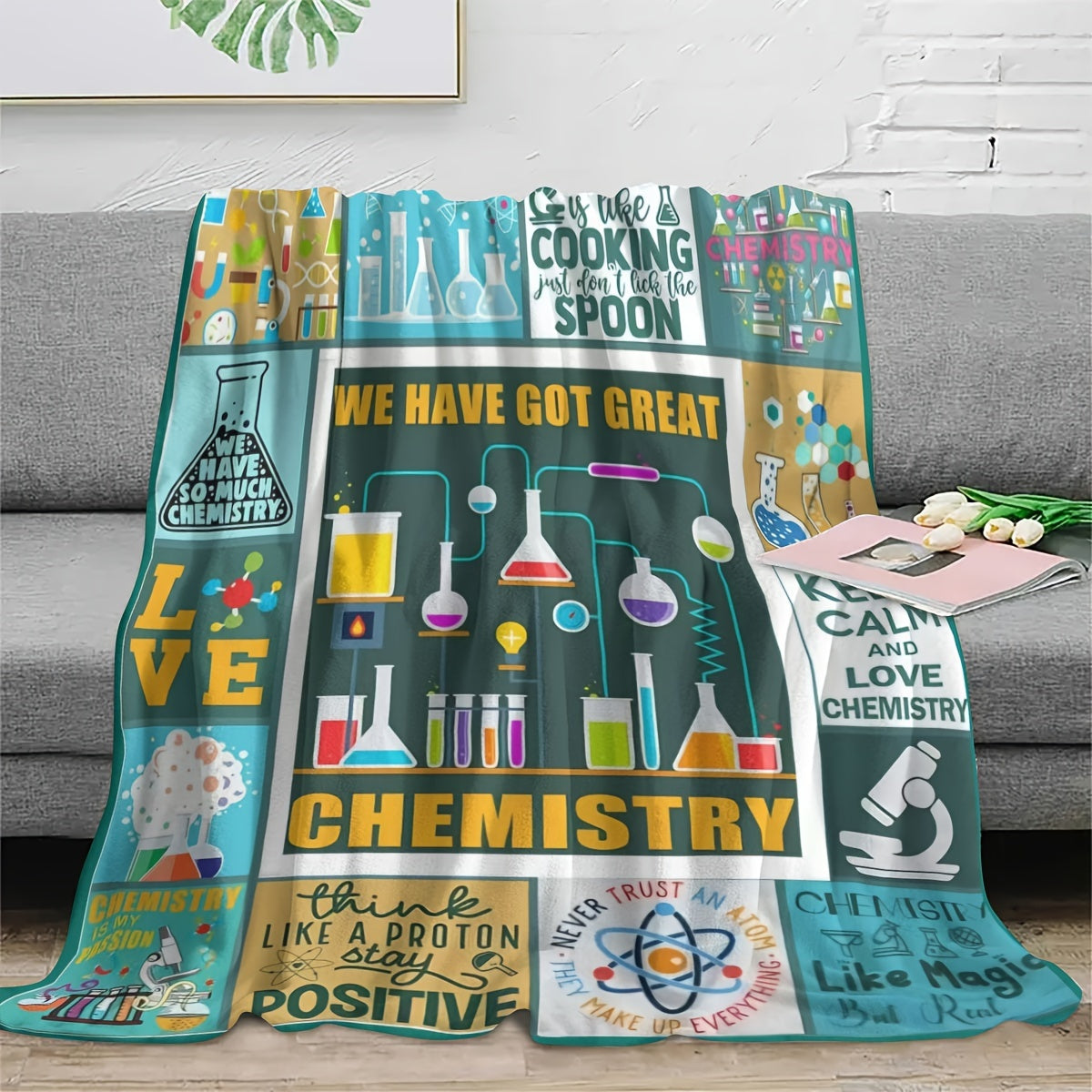 Soft Fleece Throw Blanket with Chemistry Theme - Ideal Present for Science Lovers, Educators & Pupils - Snug & Cozy for Sofa, Bed, or College Dormitory