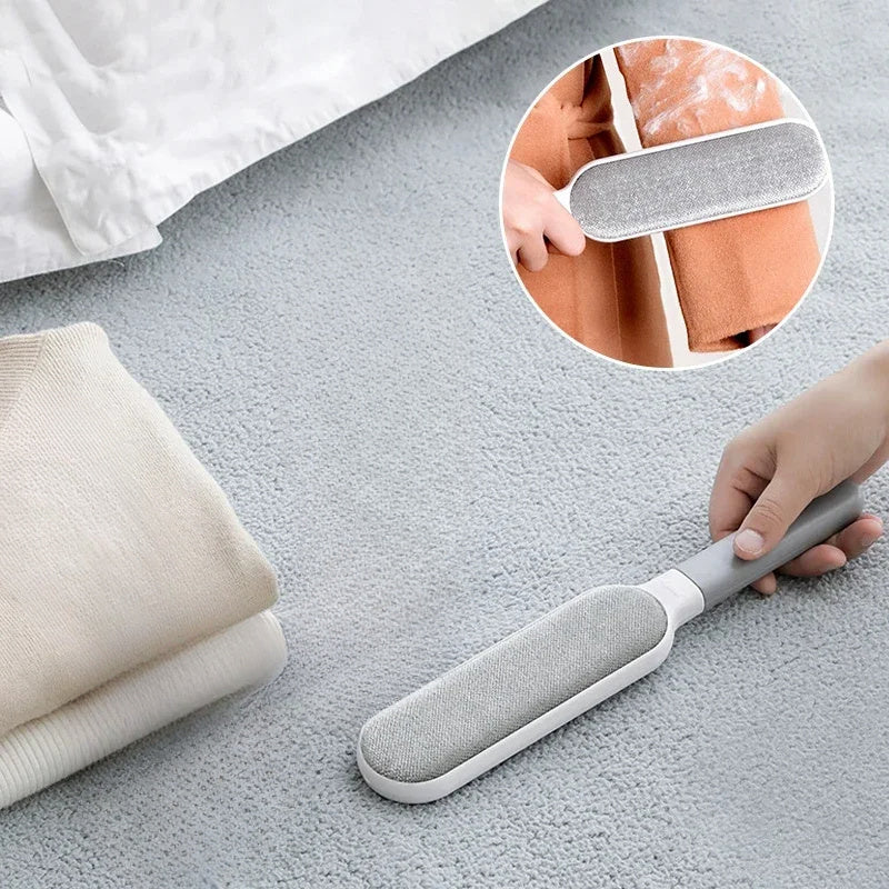 Lint Remover Brush with Static Cling Technology - Perfect for Wool Coats, Blankets, Quilts, Carpets - No Batteries Needed - Great for Bedroom, Floors, Fabrics - Ergonomic Handle - Easy Floor Maintenance - Ideal for Clothes