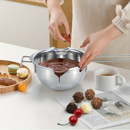 1 piece of a double boiler pot that can be used as a chocolate melting pot or butter warmer. Perfect for oil heating, wax melting and other cooking needs. A versatile kitchen utensil and gadget to add to your collection of kitchen accessories.