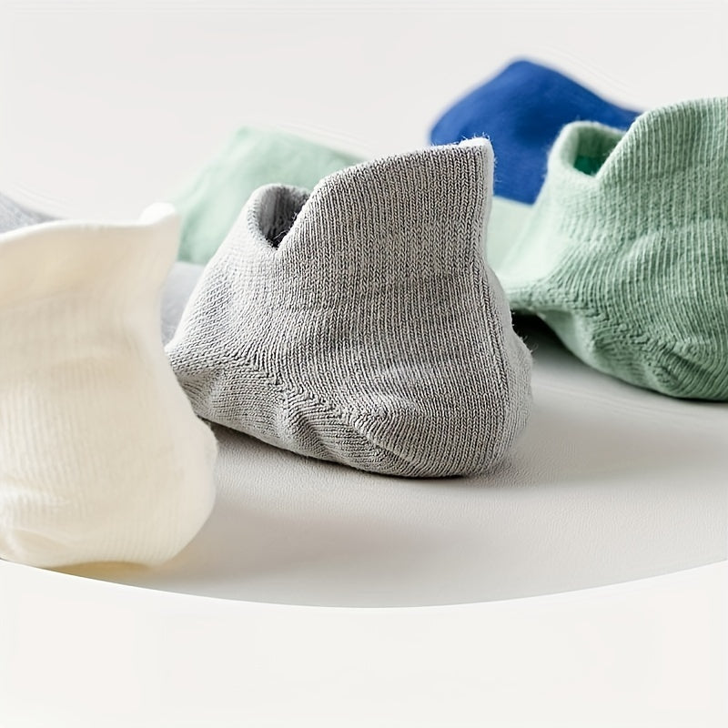 Men's low-cut socks that are simple, anti-odor, sweat-absorbing, and breathable for spring and summer.