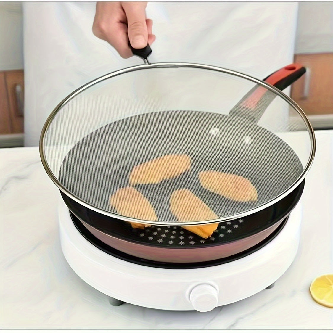 Upgrade your cooking experience with the Premium Metal Grease Splatter Screen! This fine mesh frying pan guard and oil filter cover is a must-have kitchen tool for healthy cooking. Say goodbye to messy splatters and enjoy cleaner, healthier meals with