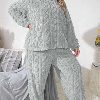 Women's Plus Size Twist Pattern Pajama Set with Flannel Top & Joggers for Fall & Winter