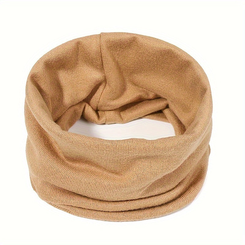 Knitted scarves for men and women to keep warm in autumn and winter with pullover neck sleeves.