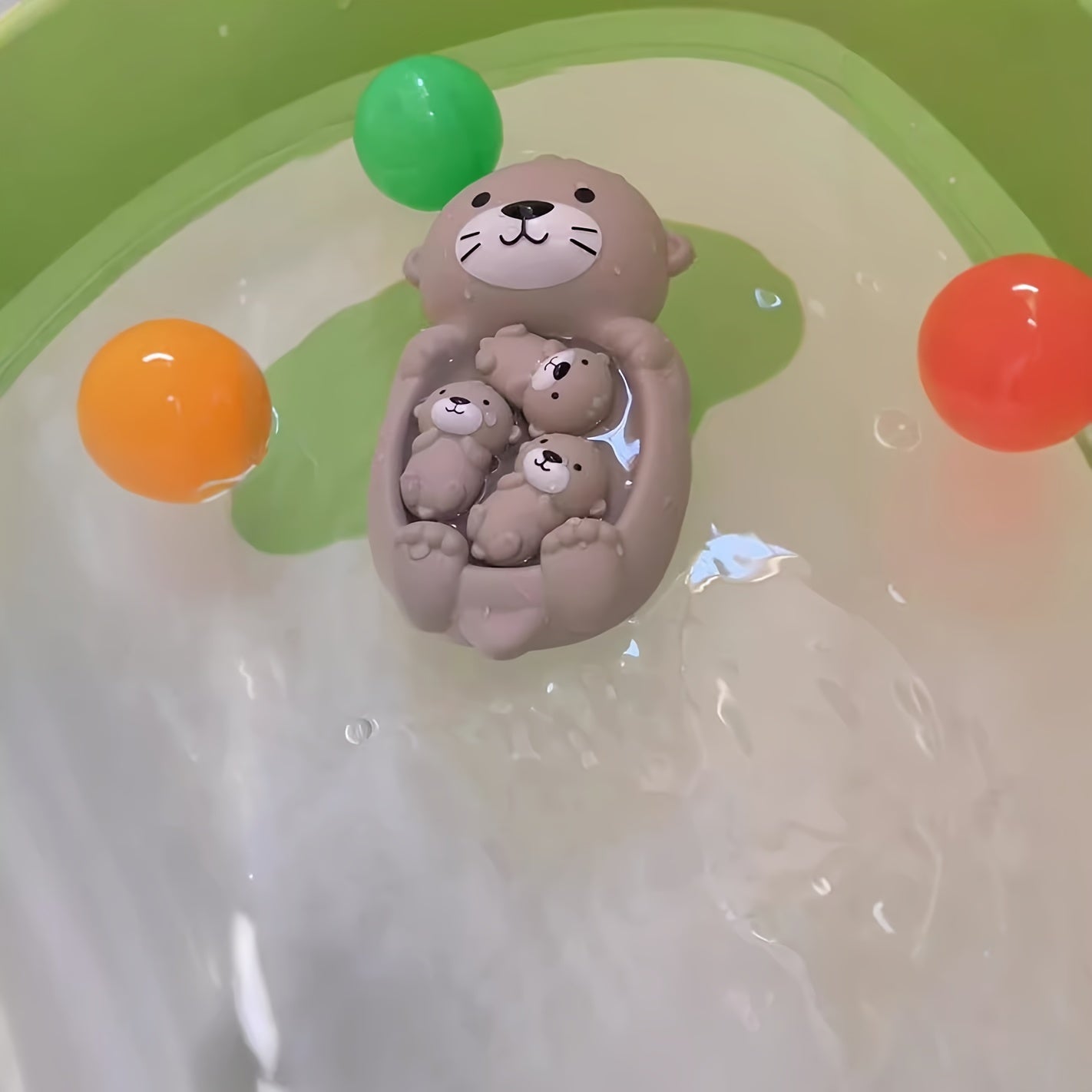 [Customer Favorite] Kids Bath Toy Set featuring a Floating Otter and Water Play Animals in Gray