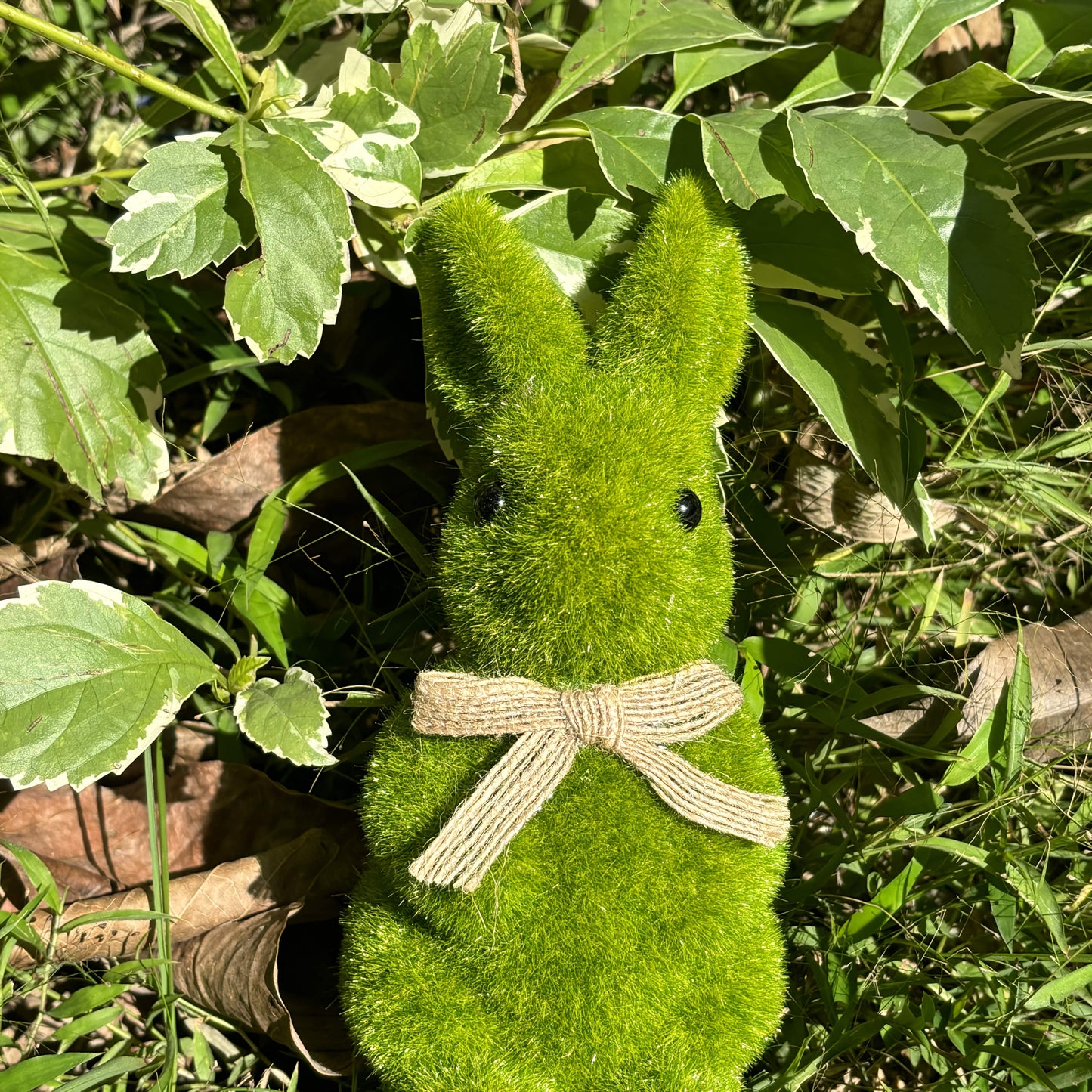 Charming 16.76cm Green Flocked Bunny Statue for Easter and Spring Garden Decor, with Ribbon Accent. Perfect for Holiday Celebrations and Home Yard Display.