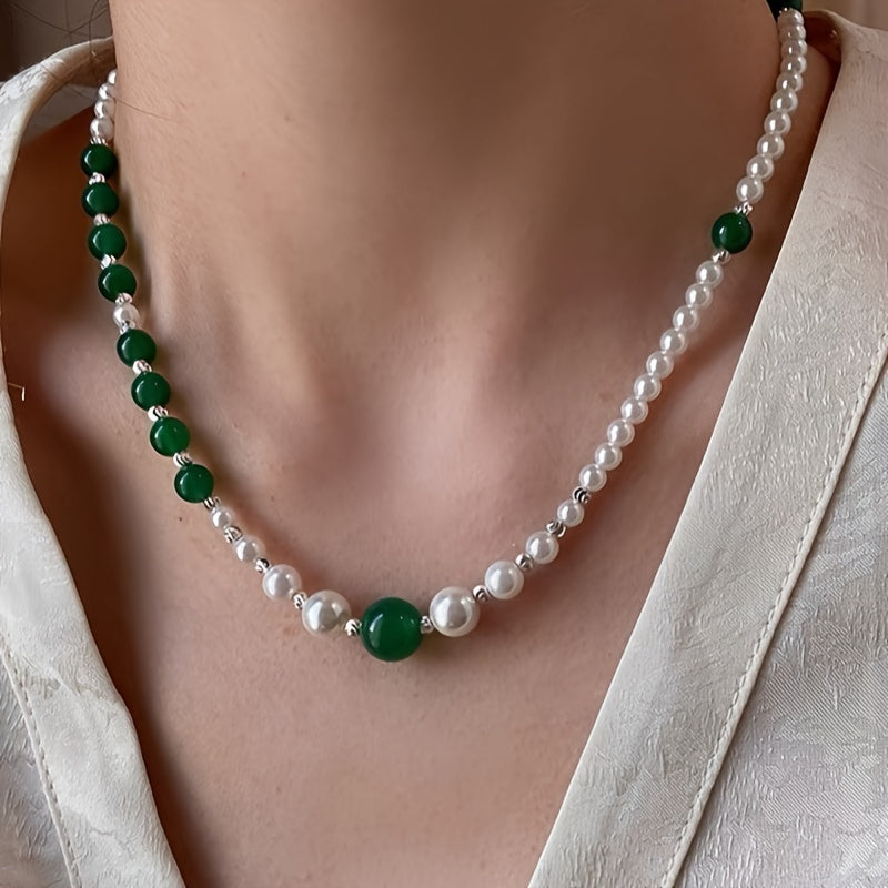 New Chinese Style 2-Piece Jewelry Set: Elegant Natural Green Jade & Pearl Bead Necklace and Bracelet, Vintage Ethnic Holiday Accessories, Synthetic Stone, No Ear Jaws, All-Season Versatile Gift for Women