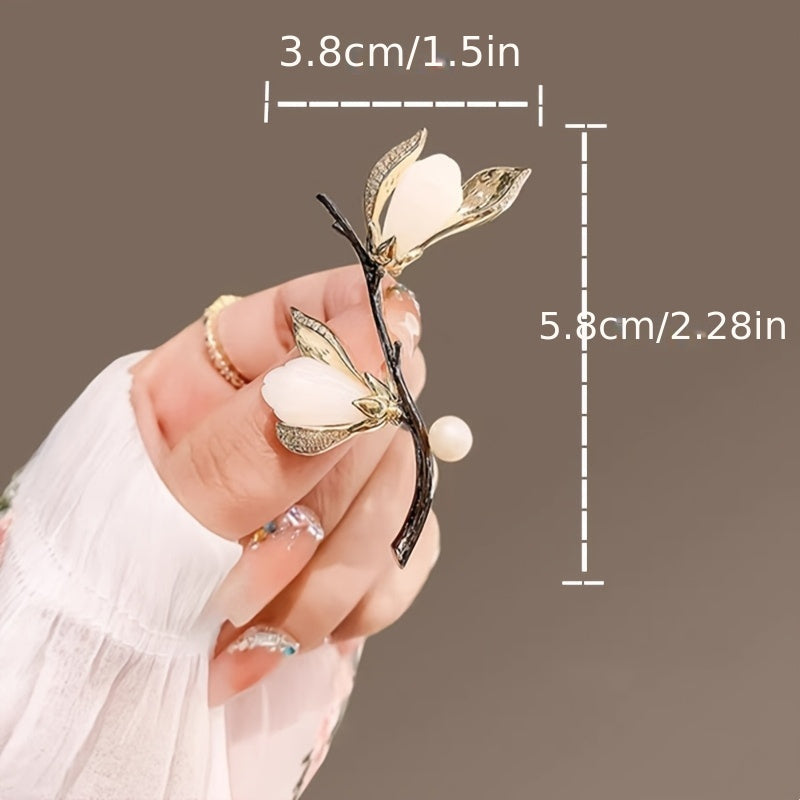 Elegant Vintage Magnolia Flower Brooch Pin with Rhinestone Embellished Plant Shape - A Luxurious Coat Accessory for Women, Boasting a Unique Design Sense.