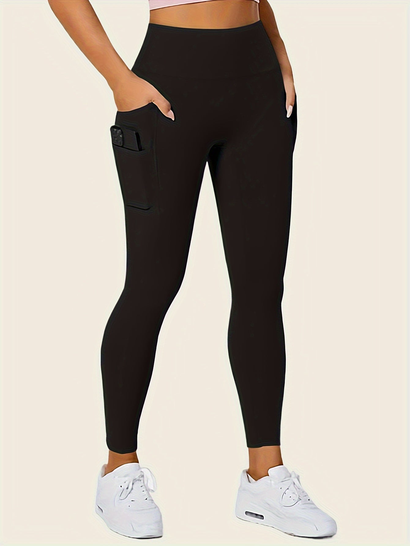 Seamless high rise leggings with side pockets for women's loungewear.