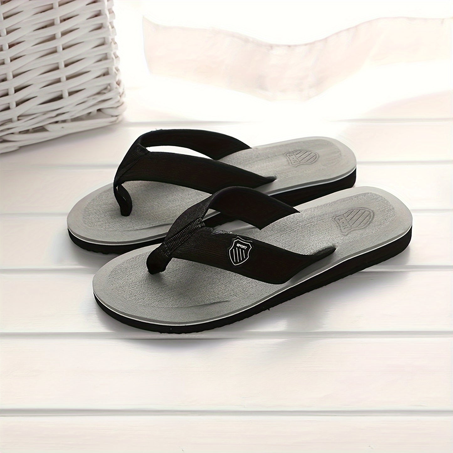 1 pair of trendy summer slippers for home or beach leisure.