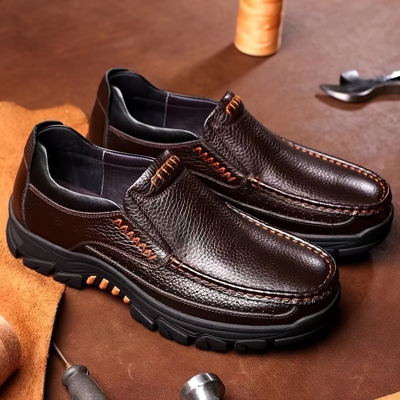 Middle aged men's non-slip Oxford dress shoes for weddings and business parties.