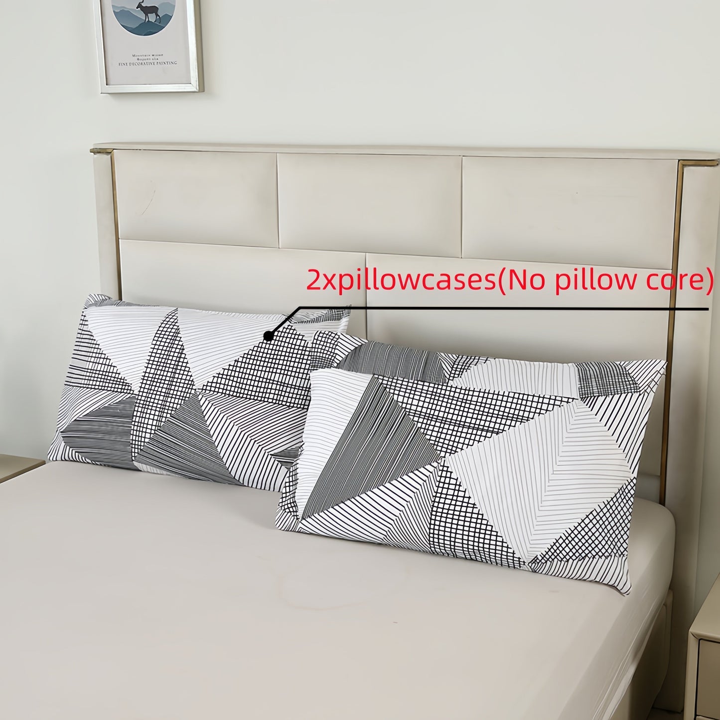 Two soft pillowcases with a floral diamond print, made of skin-friendly 100% polyester material. These hypoallergenic pillowcases are machine washable.