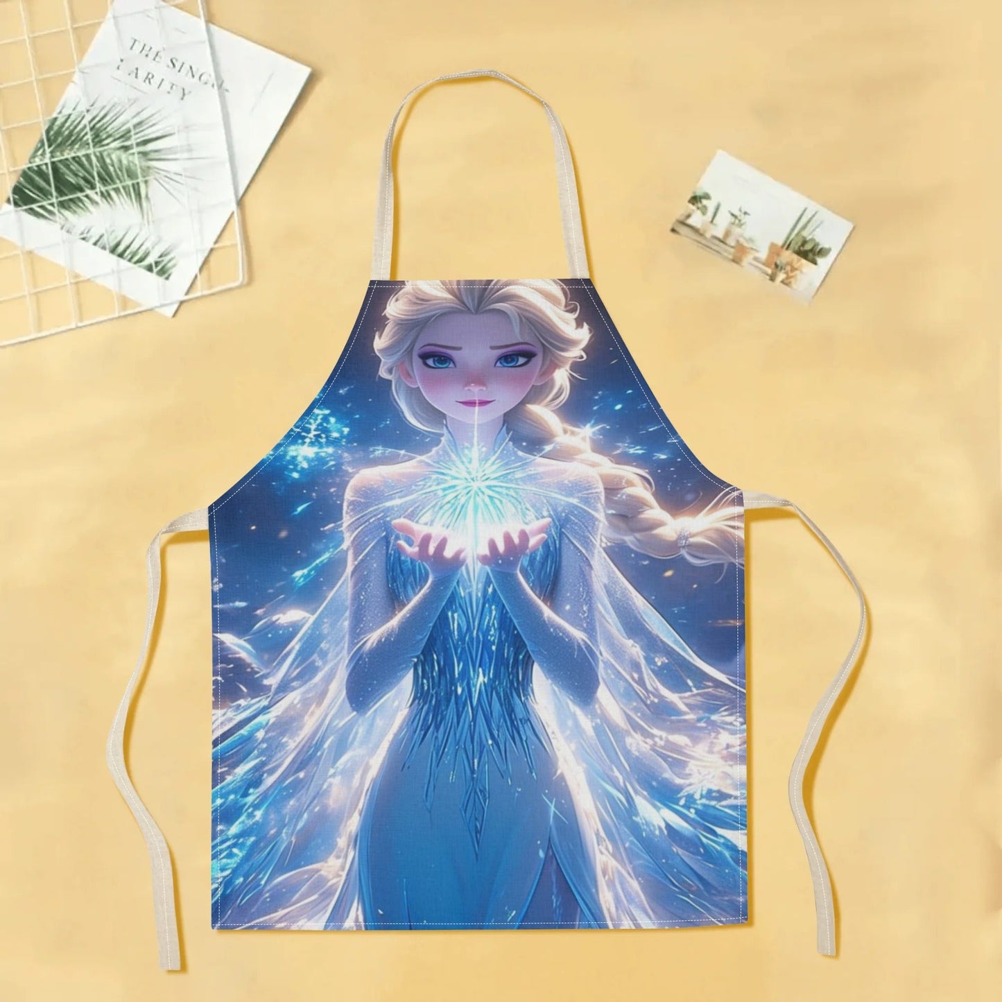 Disney has officially licensed a chic waterproof apron showcasing an adorable cartoon illustration of Princess Elsa. This apron is not only beautiful and fashionable but also simple, making it perfect for a variety of settings including hotels