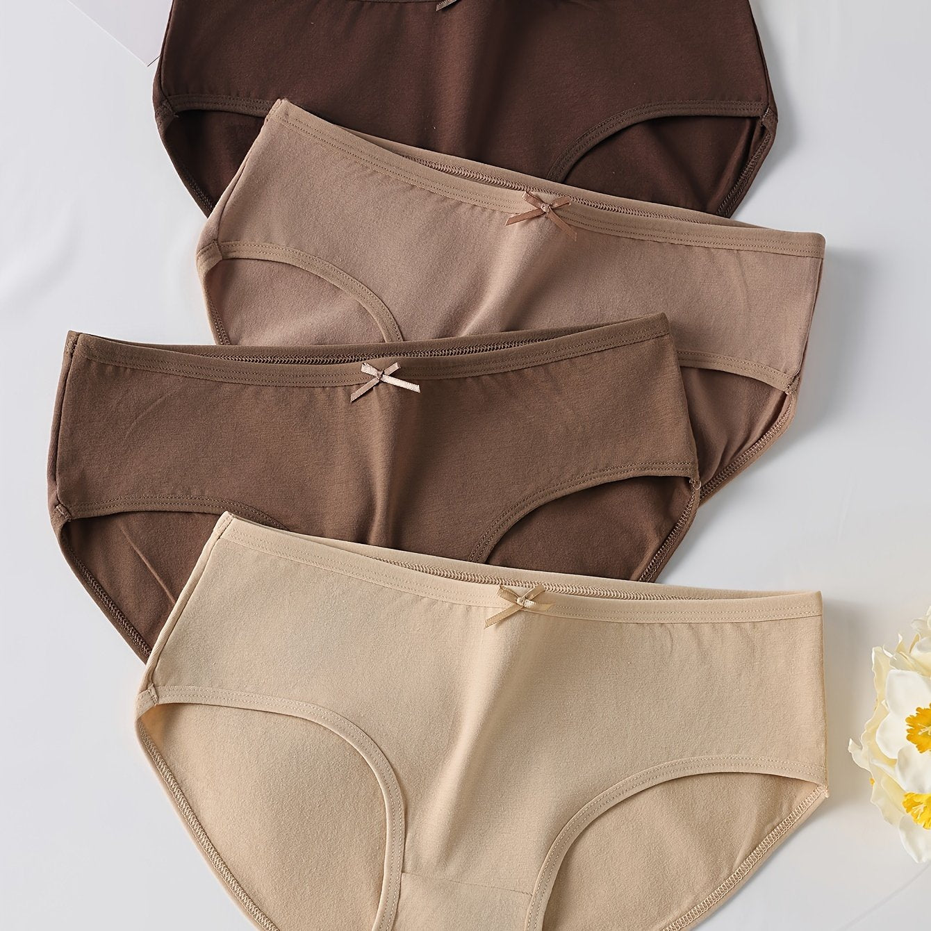 Seamless bow-decor briefs: Comfortable, breathable, and stretchy women's lingerie.