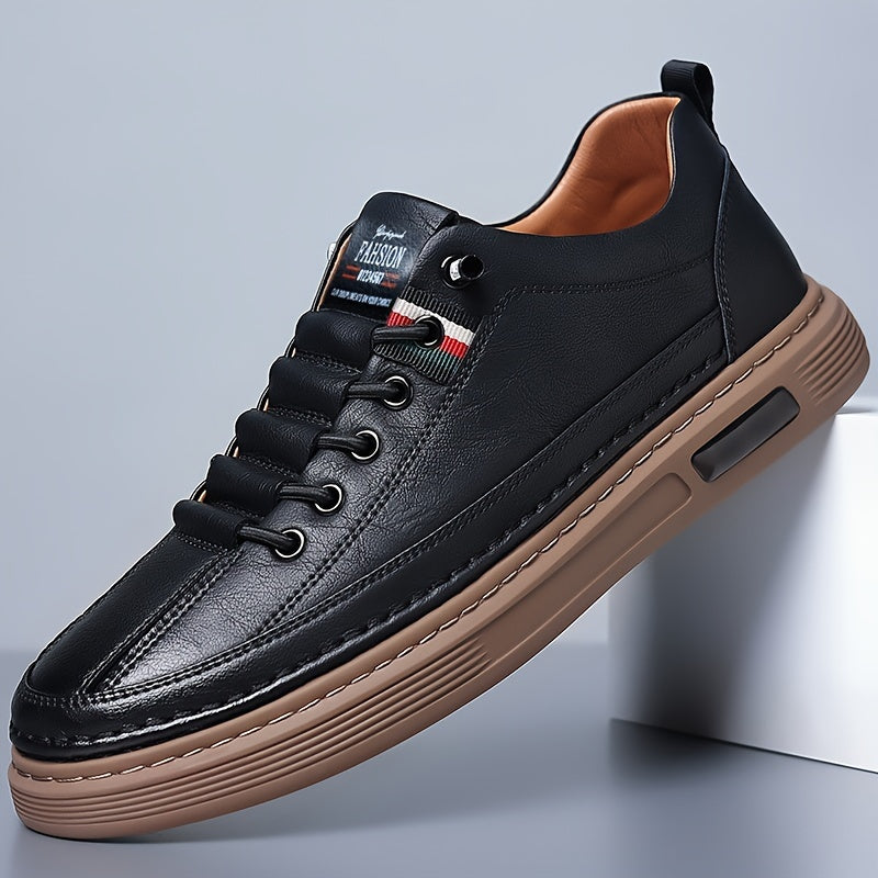 Casual men's sneakers with thick non-slip soles, retro style for running and outdoor activities, featuring lace-up closure and comfortable cushioning.