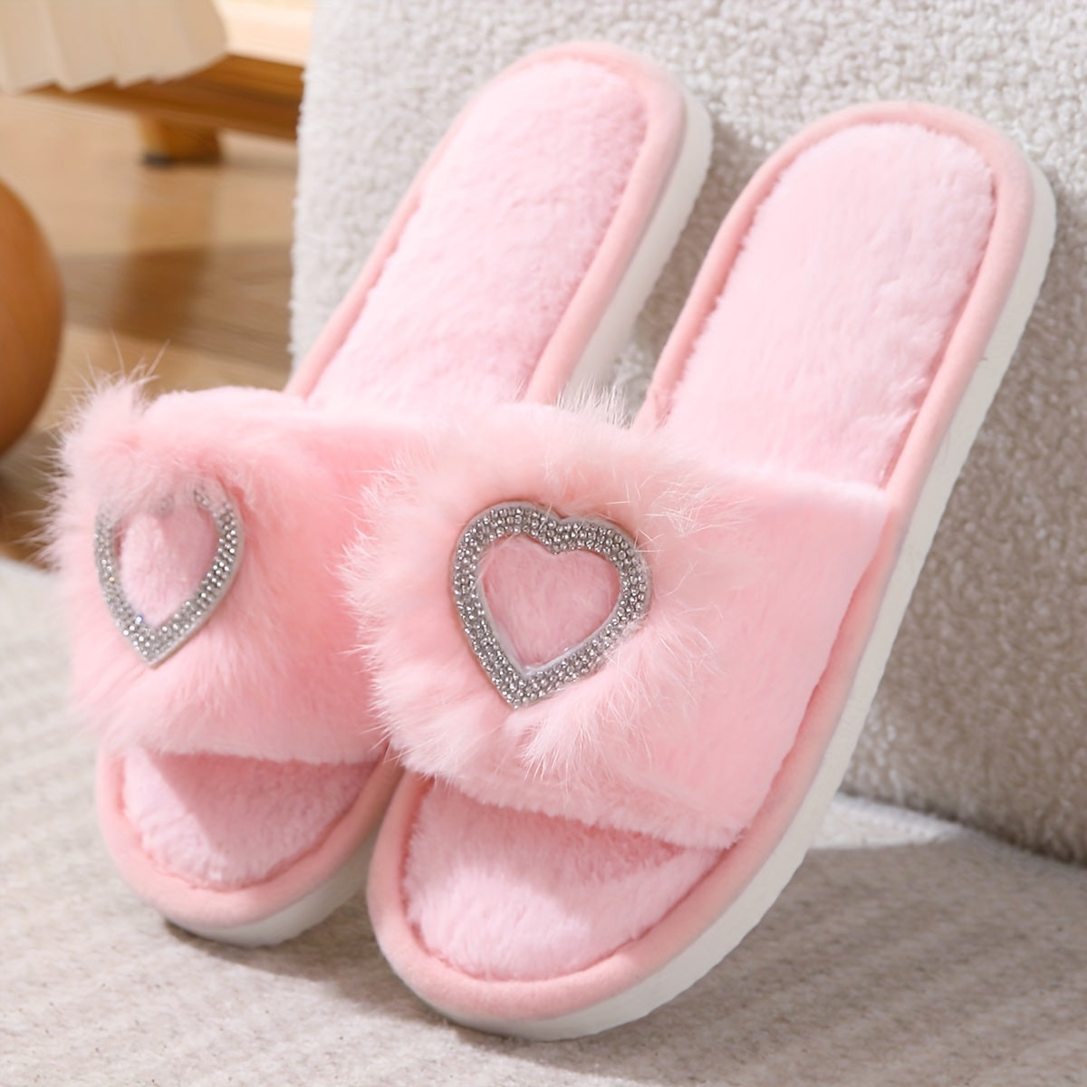 Rhinestone Heart Fluffy Home Slippers with Soft Plush Lining, Lightweight, Non-slip Floor Slippers for Winter and Autumn.