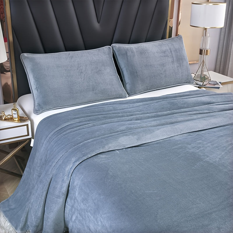 Luxurious Ultra-Soft Flannel Blanket in Solid Color, Contemporary Style – Cozy Plush Bedding Cover, Pillow Inserts or Cases Not Included.