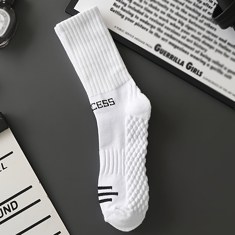 8 pairs of stylish men's long socks for autumn and winter, with thickened towel bottoms and sweat-absorbing properties.