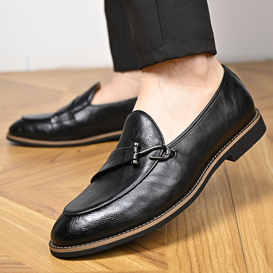 Classic black slip-on loafers with breathable, non-slip rubber soles for business casual and street style comfort, suitable for work and leisure in all seasons.