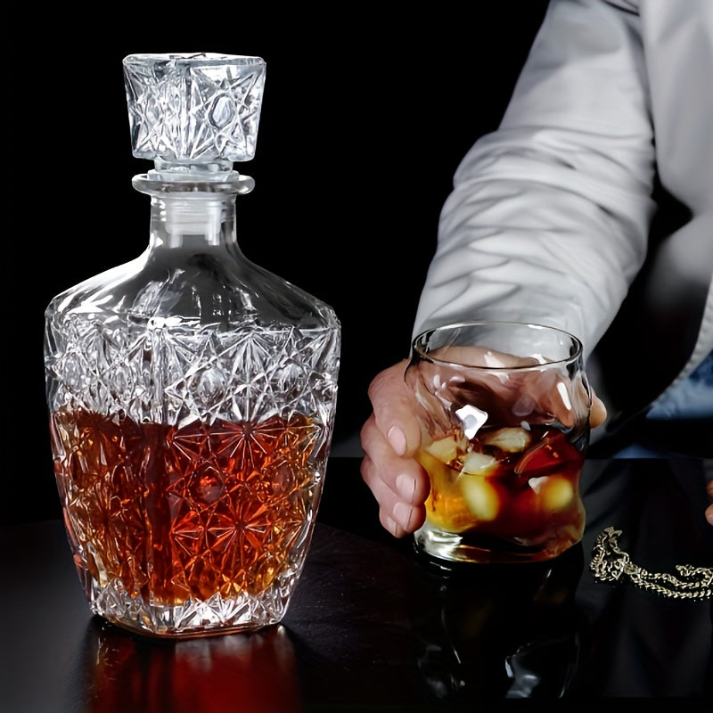 Elegant 800ML glass decanter for whiskey, cocktails, and liqueurs, perfect for bar, restaurant, party, or gatherings without the need for electricity.