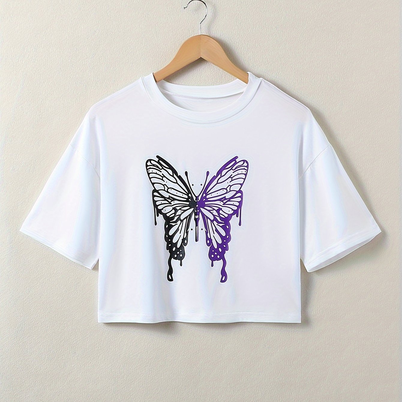 Butterfly print lounge tops with short sleeves and a round neck, ideal for women's loungewear.