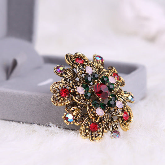 Vintage Baroque Flower Brooch - Elegant Rhinestone Corsage for Stylish Clothing Accessory from ESSHPULE