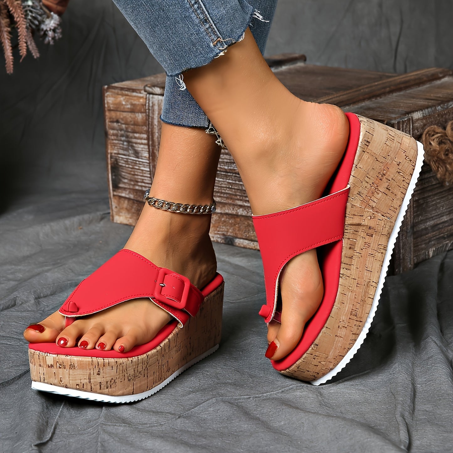 Women's vintage style platform sandals, all-season mid heel flip flops with clip toe, slip-on design, comfortable man-made materials with PU sole.