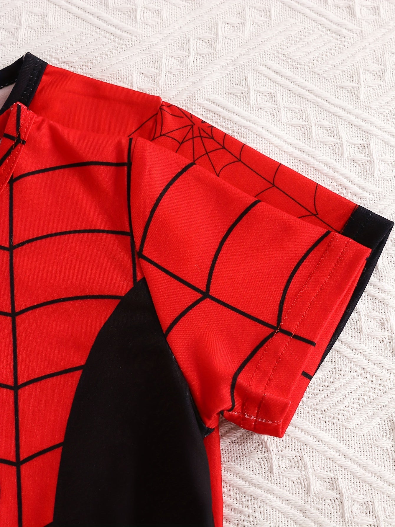 2024 boy's Spider pattern T-shirt and pants set for Spring and Summer collection.