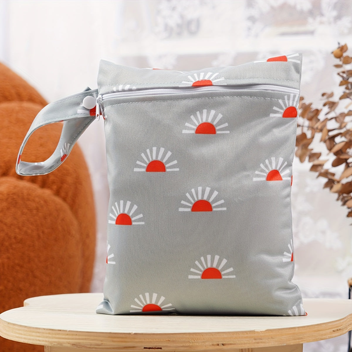 1 piece of reusable wet dry bag made of polyester fiber. This waterproof pouch comes with a zipper and handle, perfect for storing swimwear, cloth diapers, and gym clothes. Suitable for individuals aged 14 and above, this travel and beach essential is a