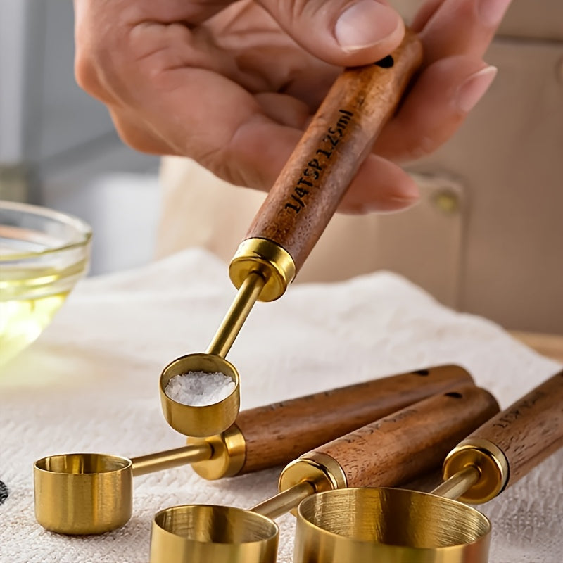 Set of 4/8 stainless steel measuring cups and spoons with acacia wooden handles. Ideal for measuring dry goods and liquid ingredients in restaurants or for baking and seasoning.