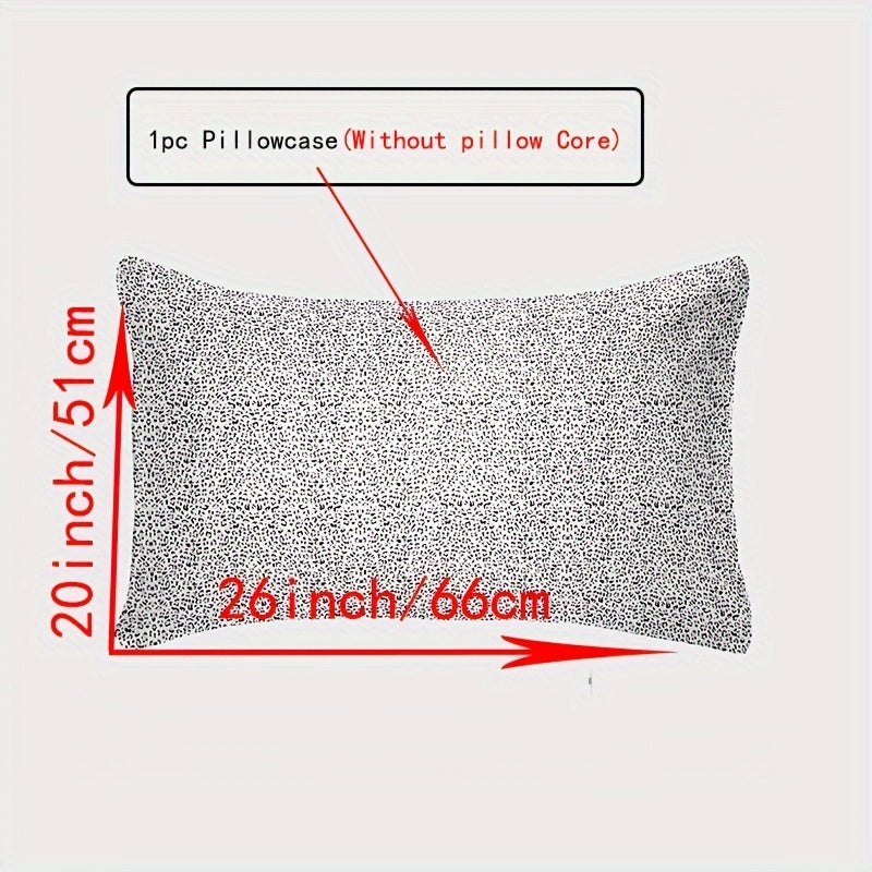 Soft envelope closure pillowcase made of 100% cotton, without core. Features flower and plaid patterns on breathable fabric with a thread count of 144TC. Ideal for main bedroom, guest room, or dorms. Perfect gift idea.