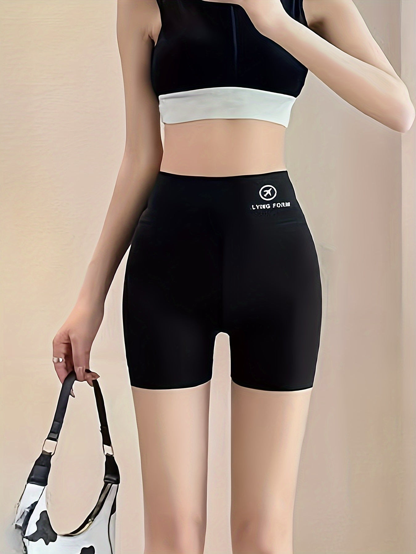 High-waist shorts for women in a seamless, casual style. Made from thin, breathable fabric perfect for summer. Suitable for spring and autumn wear at home. Features a 3-point length design.