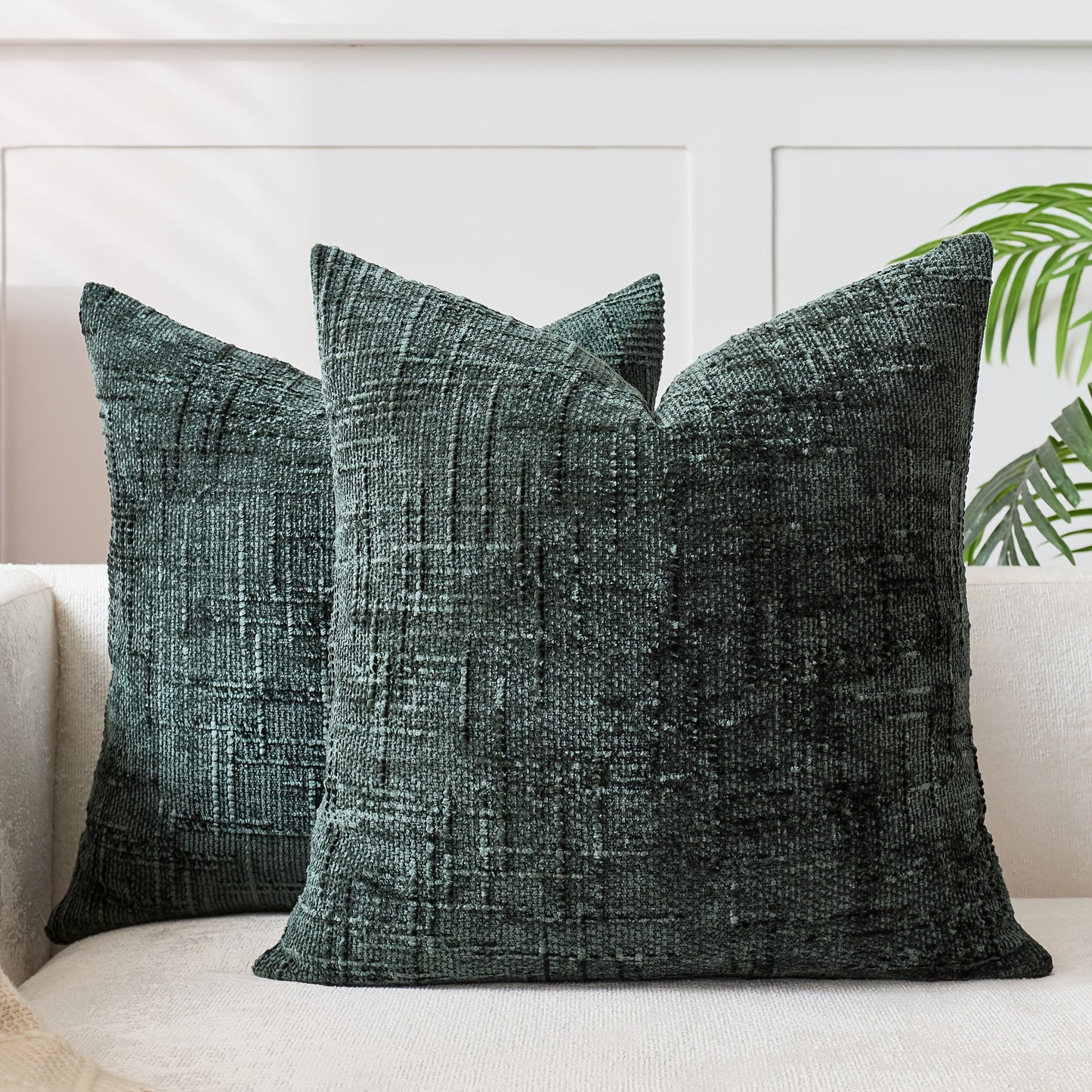 Add a Touch of Elegance with this Stylish Velvet Throw Pillow Cover - Featuring a Chic Bamboo-Inspired Striped Geometric Design, Ideal for Enhancing the Décor of Your Sofa and Bedroom. Easy to Clean with a Convenient Zip Closure, Suitable for Machine