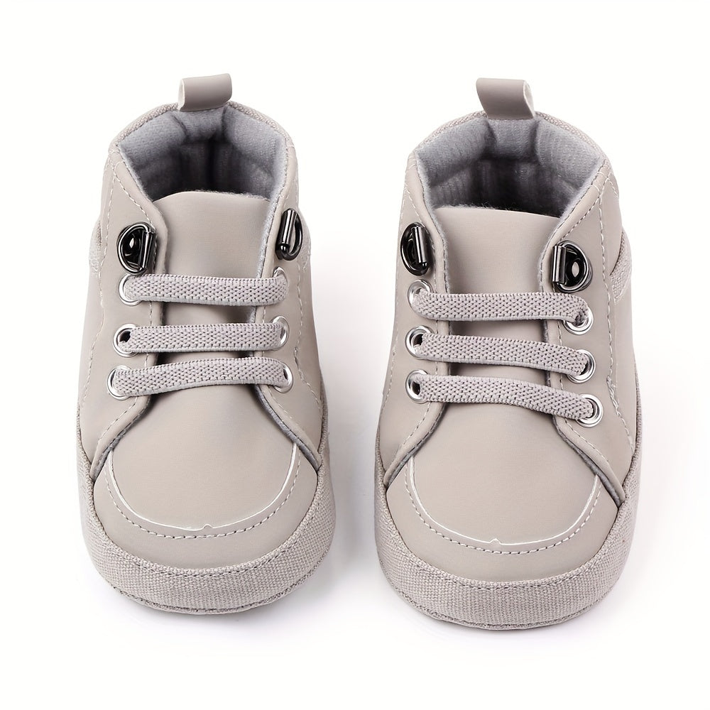 Boots for boys and girls, soft bottom first step shoes, neutral style, for newborns up to 18 months.