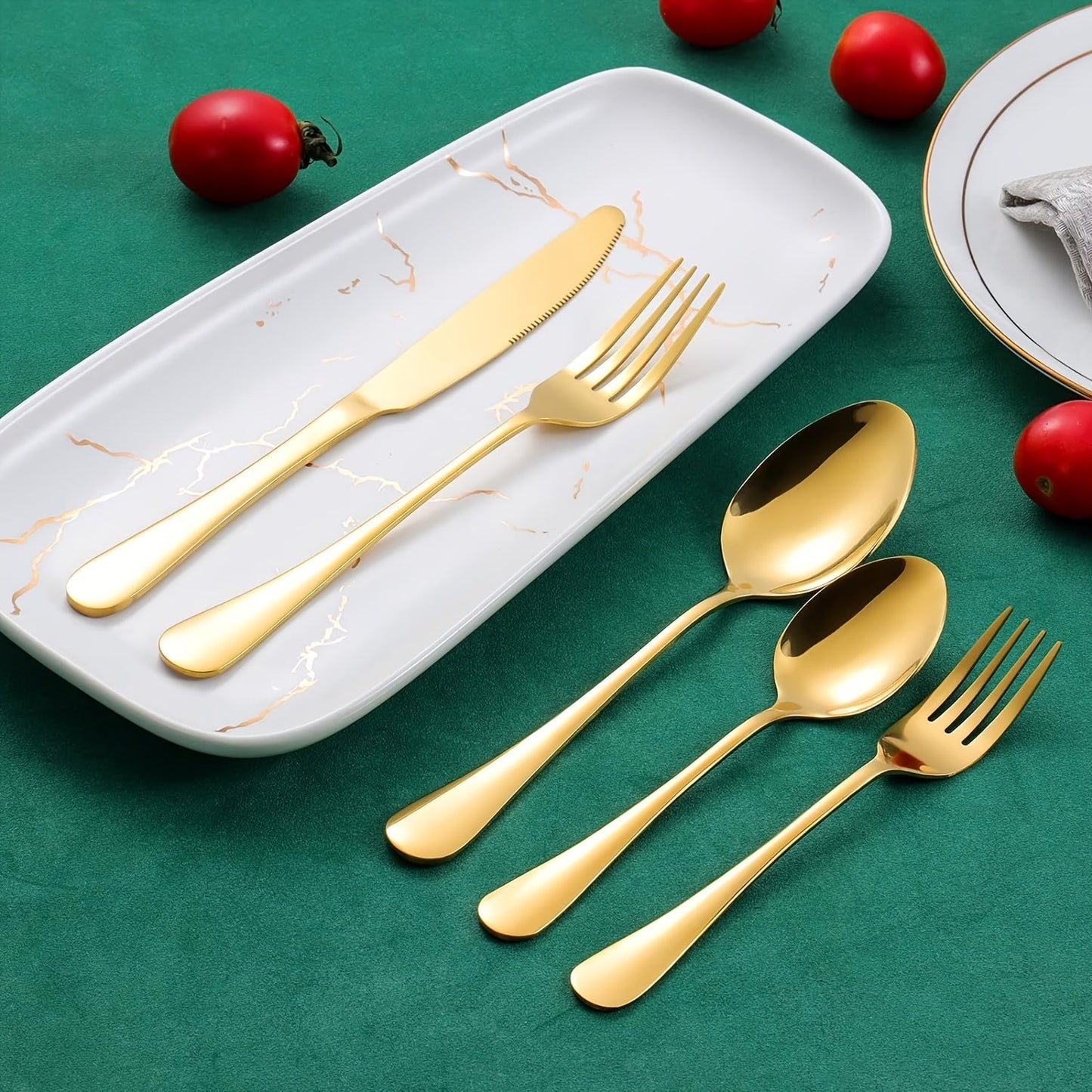 Set of 40/60 pieces of stainless steel cutlery with a luxurious golden finish, perfect for home dining. Each piece is mirror polished and dishwasher safe, making it ideal for special occasions such as Easter, Father's Day, Mother's Day, anniversaries