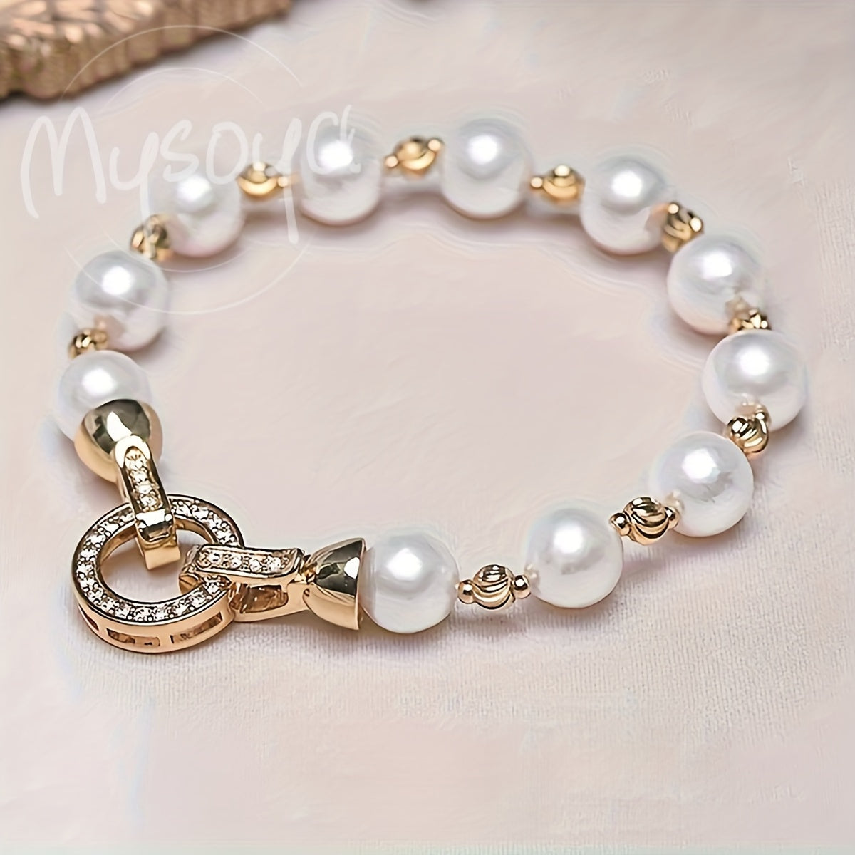 Beautiful handmade bracelet crafted with freshwater pearls, suitable for both formal events and everyday wear. Makes a wonderful gift for holidays like Christmas and Valentine's Day, as well as other special occasions.