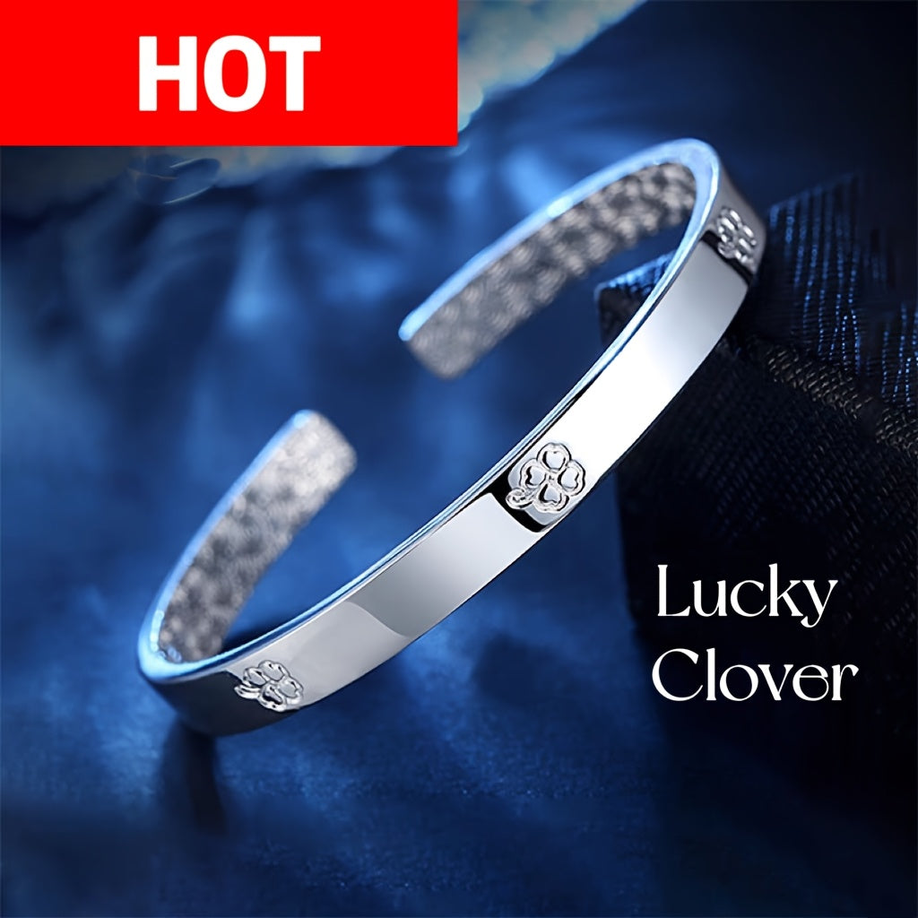 Stylish and Timeless Women's Open Clover Bracelet, Crafted from Hypoallergenic Silvery-Plated Titanium Alloy, Ideal Gift for Her, Featuring a Sleek Surface Finish