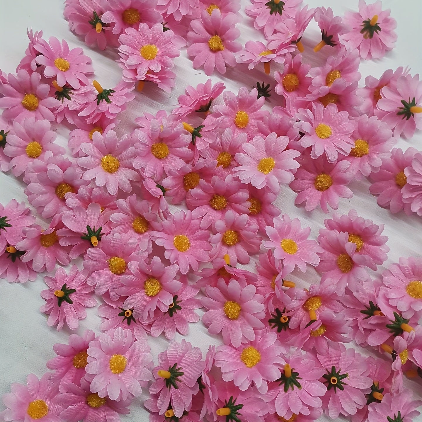 100/200 pieces of artificial daisy flowers, 4cm sunflower heads for decor.